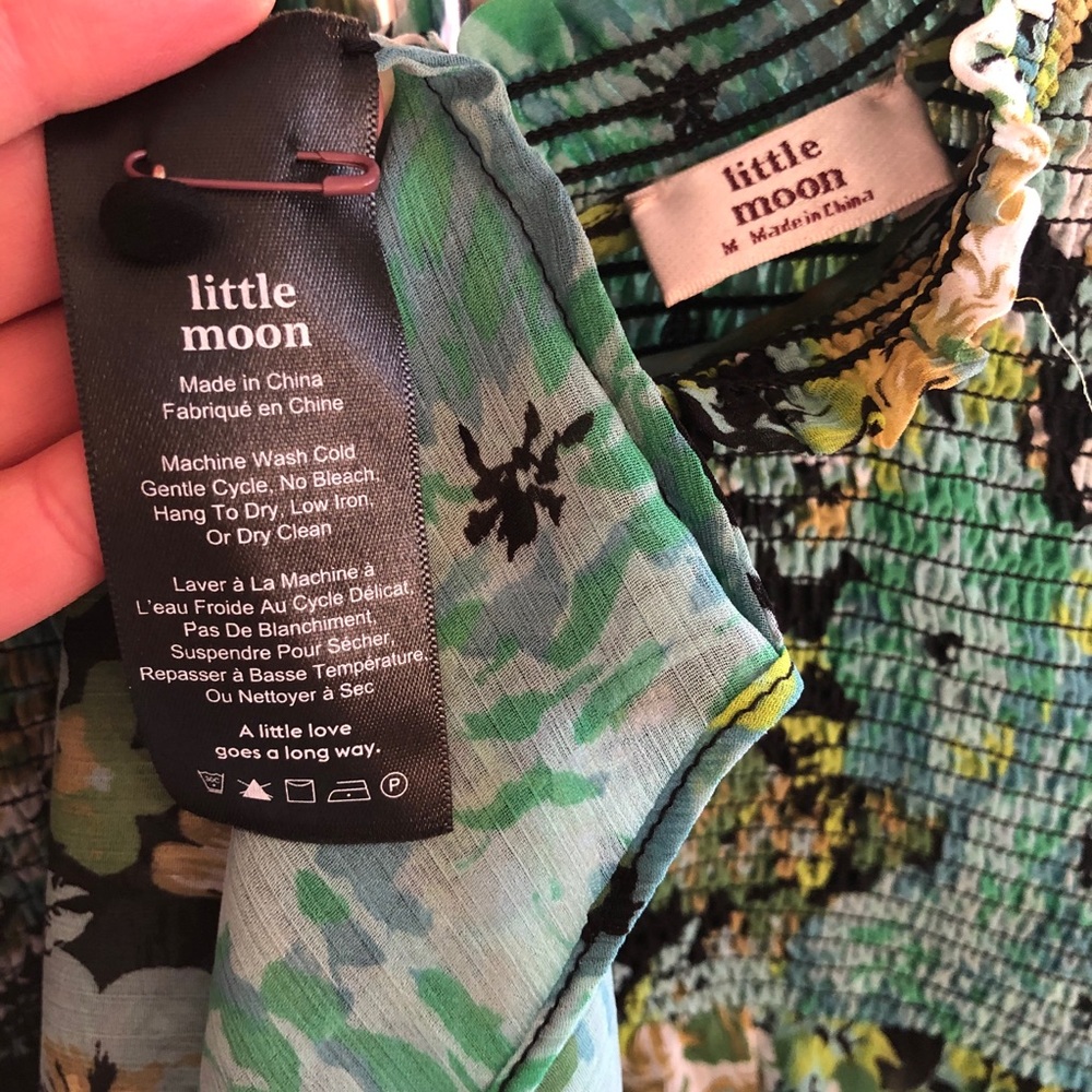 ARITZIA LITTLE MOON Smocked Floral Tank, Green,‎ M - Picture 8 of 8